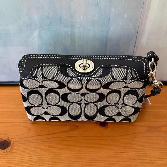 BRAND NEW NWT Coach Navy Signature C Turnlock Mini Hobo Bag - Picture 3 of 4